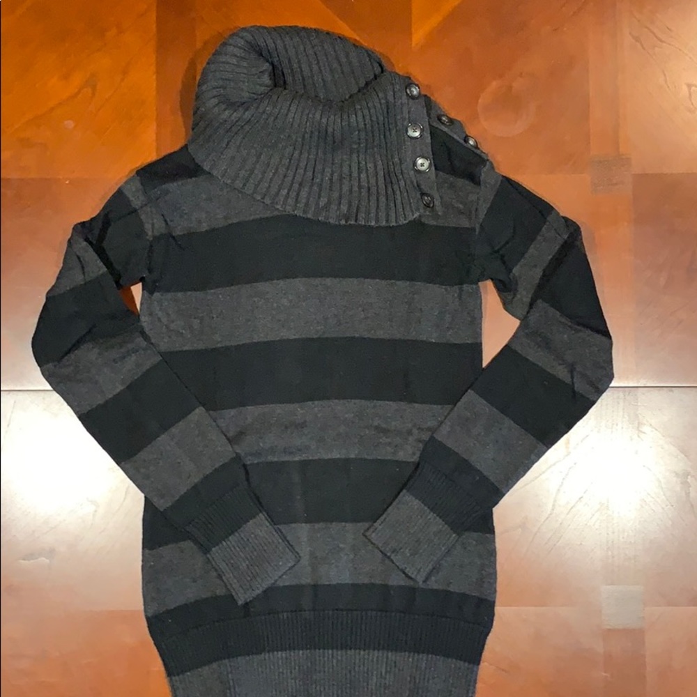 BR black and gray sweater size xs